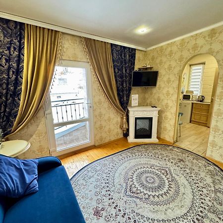 Little Paris Apartment Chernivtsi Exterior photo