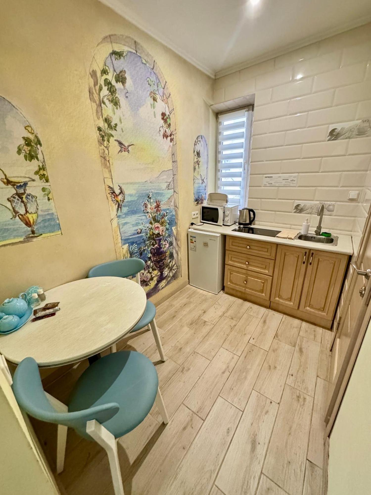 Little Paris Apartment Chernivtsi Exterior photo